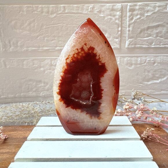 Gorgeous Carnelian Flame - Picture 2 of 6